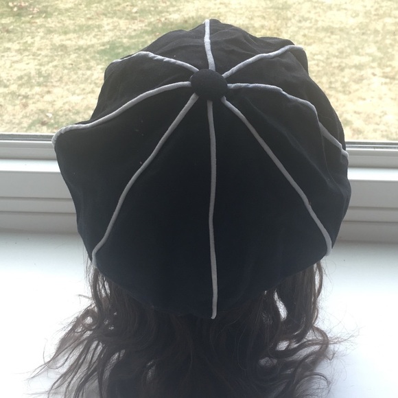 Black and White Hat - Picture 4 of 5